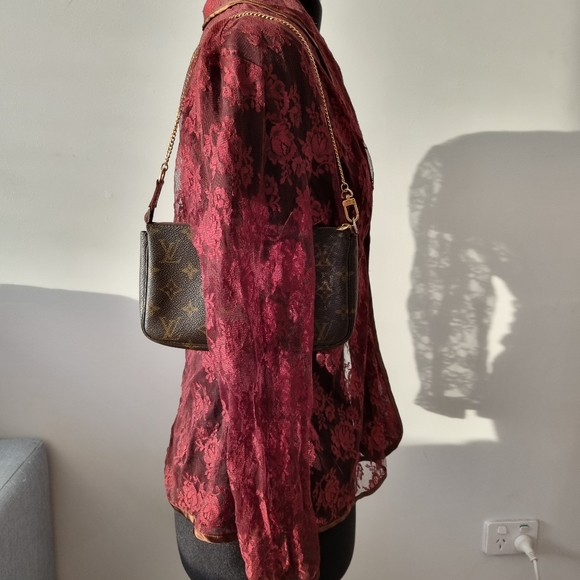 Vintage Red Lace Shirt - Picture 5 of 8